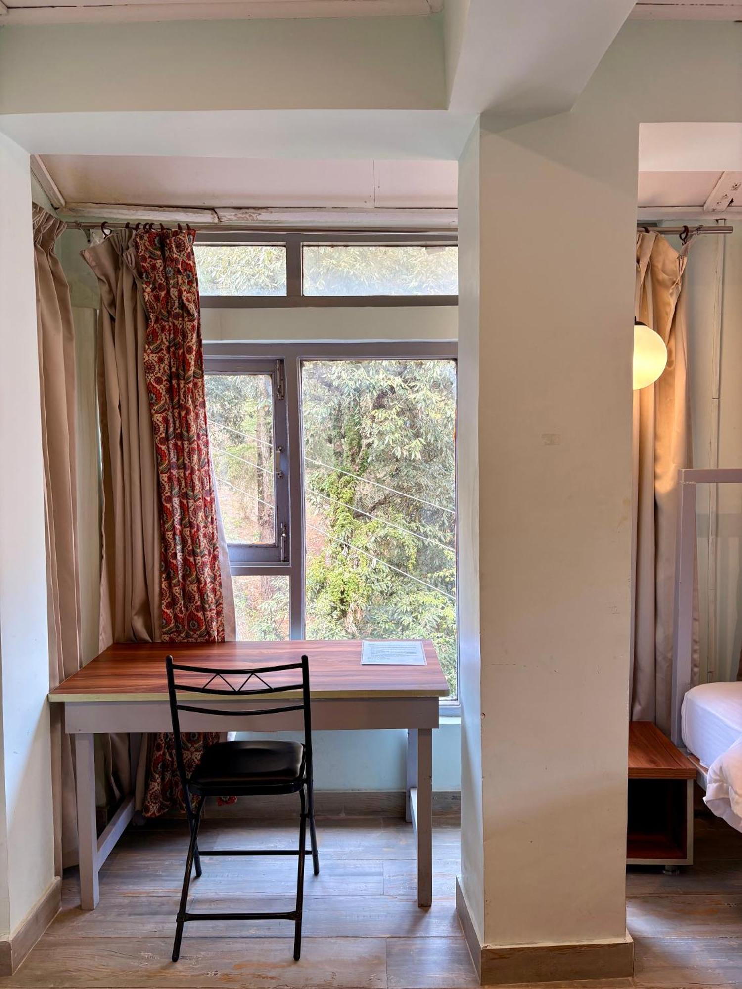 Eevolve Dharamkot - An Eco Hostel McLeod Ganj Exterior photo
